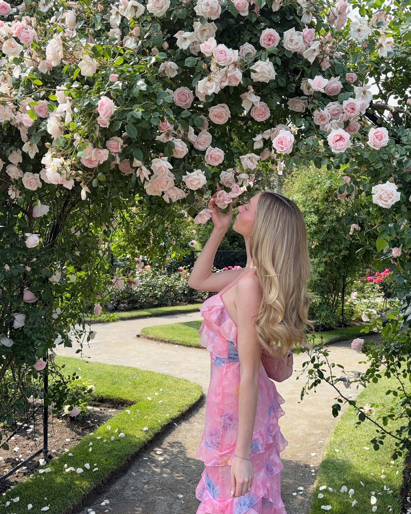 If I influence you to go anywhere in Boston, let it be the Kelleher Rose Garden when it’s in full bloom 🥹🌹

Peak bloom happens early to mid June (right now!) and lasts for about three weeks. Plus, if you’re able to go on a weekday, you might be lucky enough to get the whole garden to yourself ⛲️ 

🏷️ #thingstodoboston #pinterestgirlaesthetic #bostoninfluencer #bostoncreator #lavieenrose Pinterest girl summer, pretty gardens in Boston, Boston summer activities, spring things to do in Boston, ruffle rialto maxi dress, pink garden dress, June flower bloom, la vie en rose