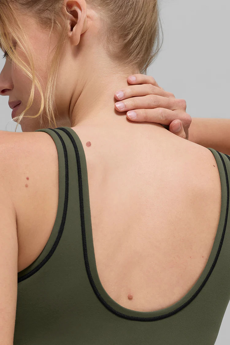 Airbrush Heart Throb Bra - Green Olive/Black | Alo Yoga (US)