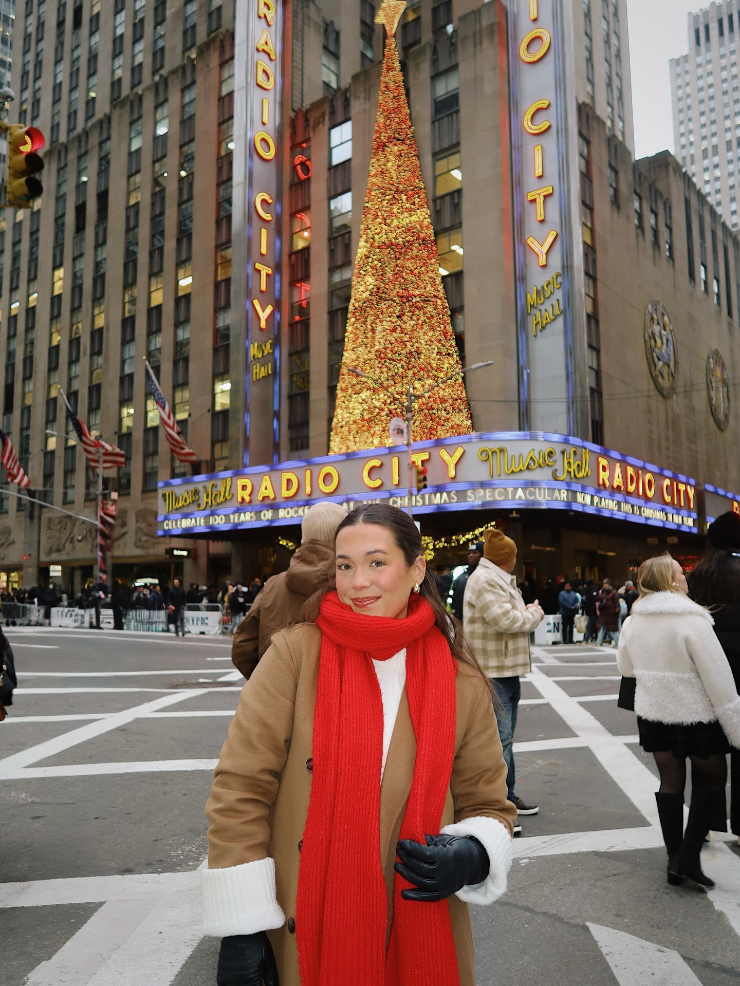 christmas in nyc 🏙️🌟🎁 
 

#LTKHoliday #LTKSeasonal #LTKootd