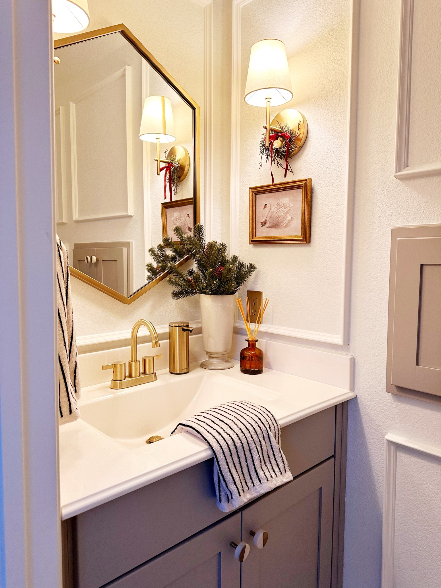 Even the small spaces need a little holiday touch 🎄

#LTKHome #LTKSaleAlert #LTKHoliday