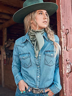 Women's Long Sleeve Western Snap Denim Shirt in Dark Denim | Wrangler