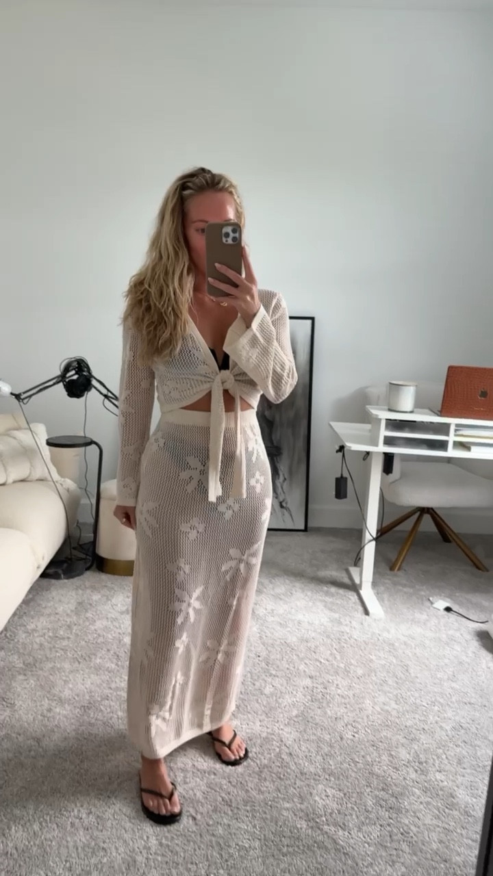 Two-piece beach cover up from Amazon. It comes in a few colors and I love the floral details. Mix and match with linen pieces for more vacation looks.

Wearing small.

Amazon fashion, resort wear, beach coverup, pool coverup



#LTKTravel #LTKSwim #LTKSeasonal