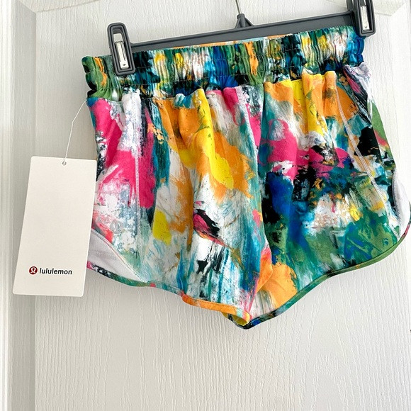 Lululemon Hotty Hot LR 2.5” Shorts Multicolor Paint Splatter Abstract Size 4 | Poshmark