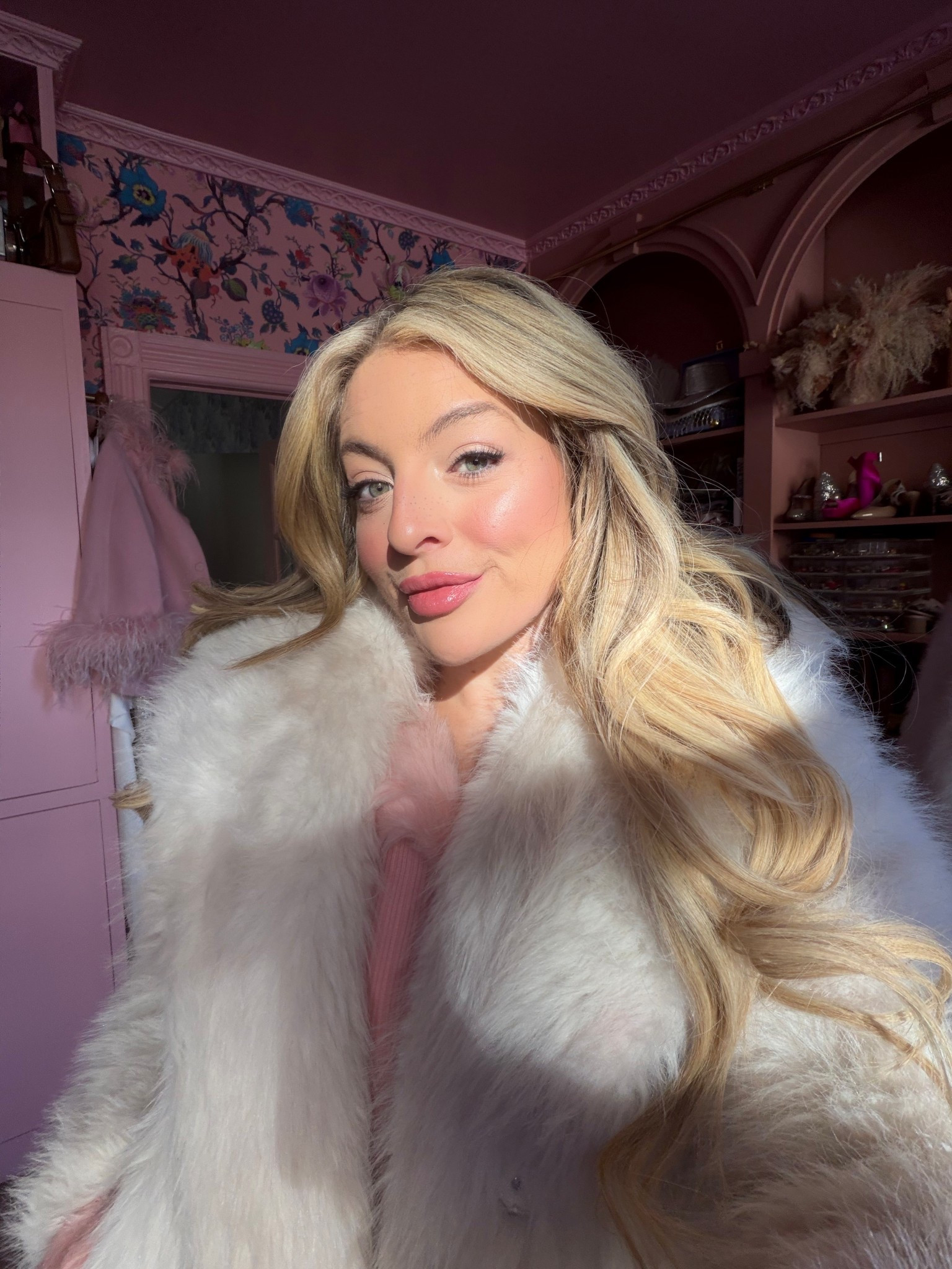 build a chilly winter day outfit for outdoor Christmas village shopping and ice skating with me! 🩷❄️⛸️

#LTKootd #LTKSeasonal #LTKgrwm