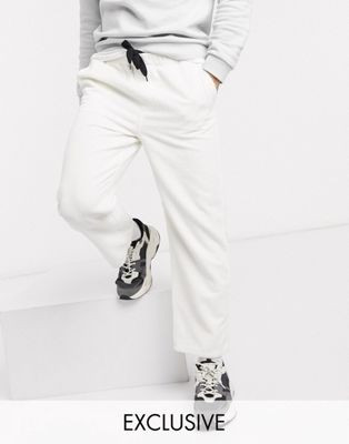 Reclaimed Vintage – Inspired – Jogginghose aus Cord in Ecru | ASOS DE