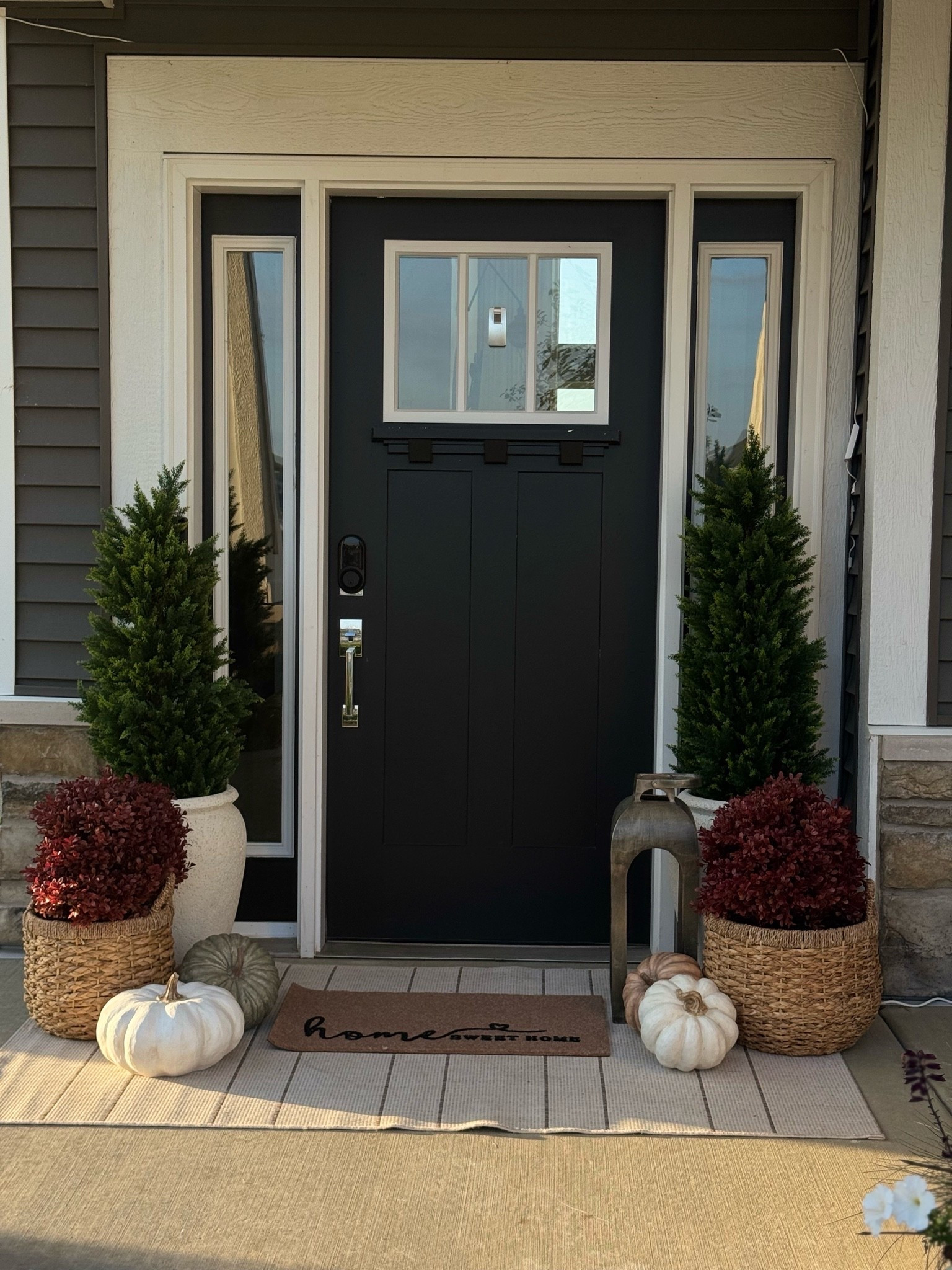 #Ad these faux mums are so so pretty and back in stock! fall porch inspo🍂🤎

@wayfair, #wishyouwerehere, #outdoor, #Wayfair, #WayfairPartner

#LTKdayinmylife #LTKHome #LTKstorytime