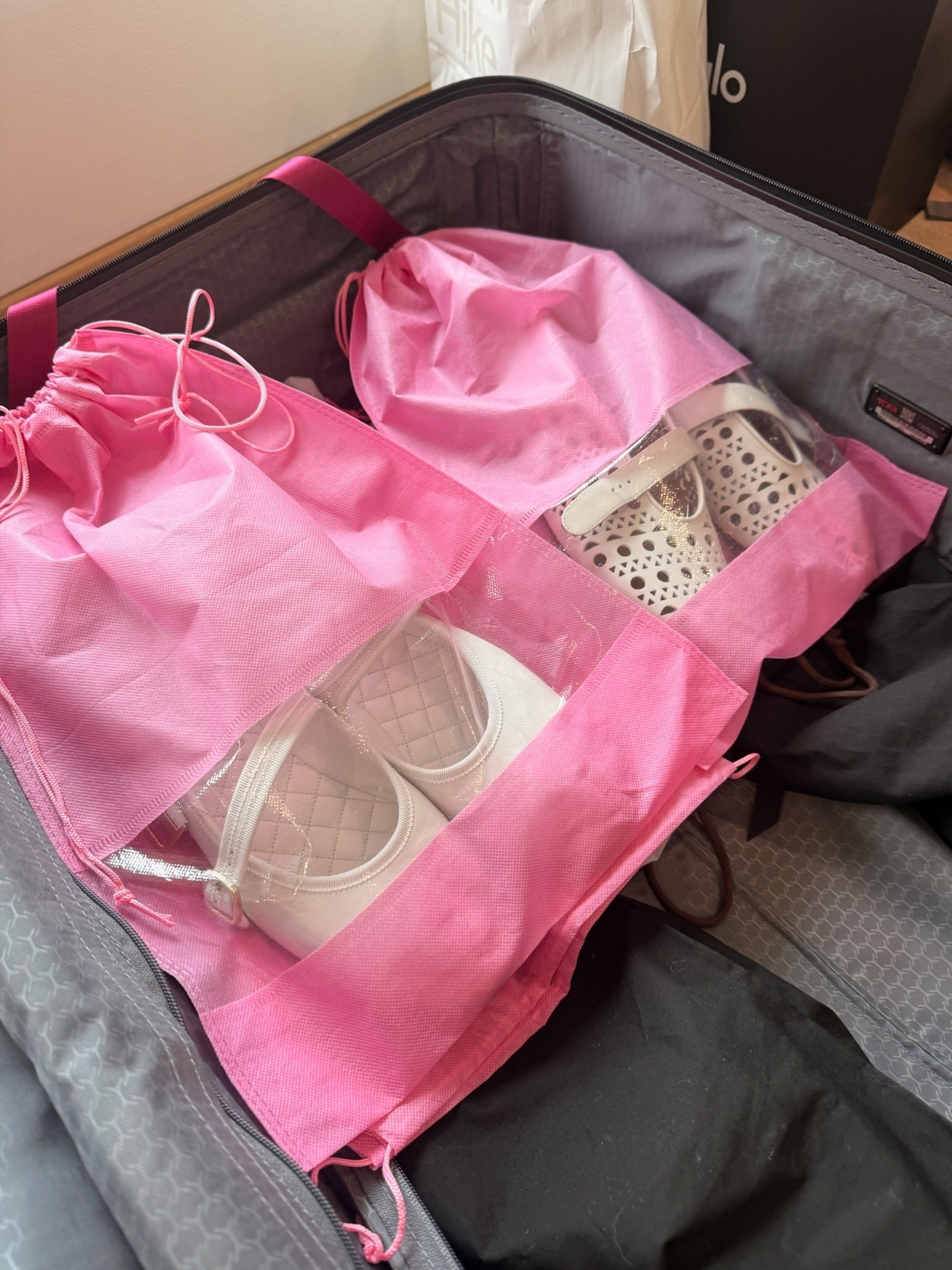 Love these travel shoe bags! I always use these when I travel, they’re so easy and disposable!