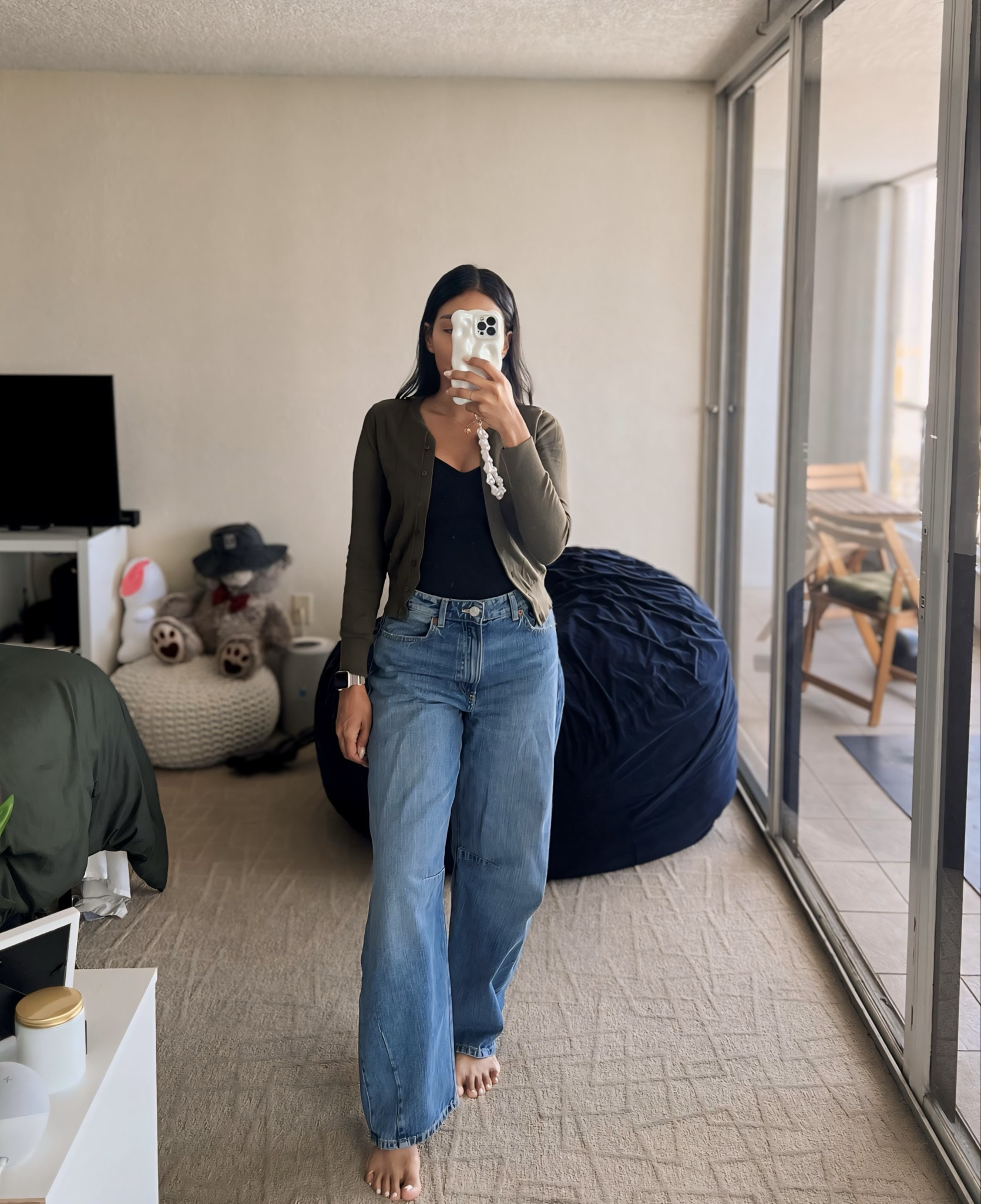 Obsessed with the baggy jeans!!!

#LTKSeasonal #LTKStyleTip #LTKWorkwear