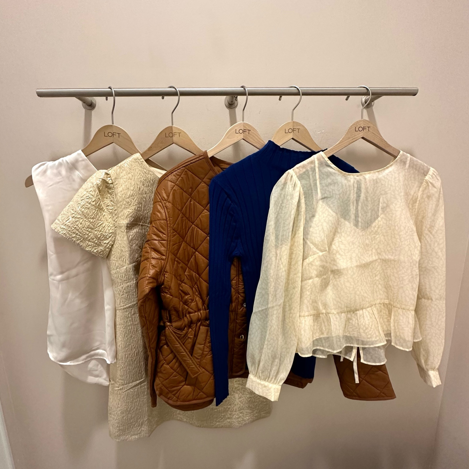 Gorgeous fall outfits for our House of Colour spring palette at Loft. The coat runs big. I sized down to a small. 