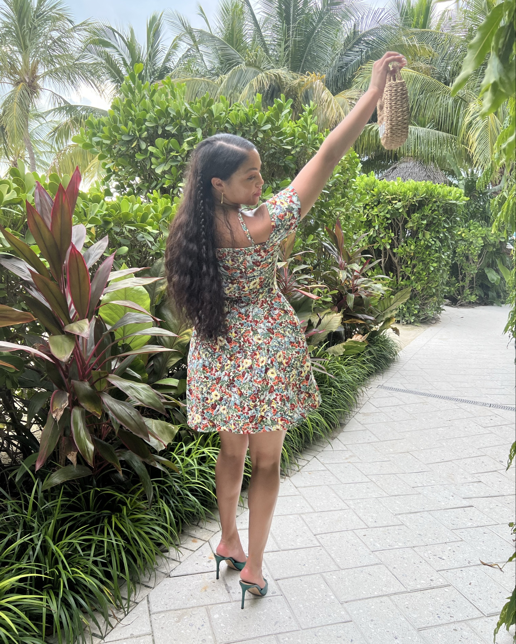 Medium dress
Heels
Beach bag

#LTKStyleTip #LTKTravel #LTKxPrimeDay