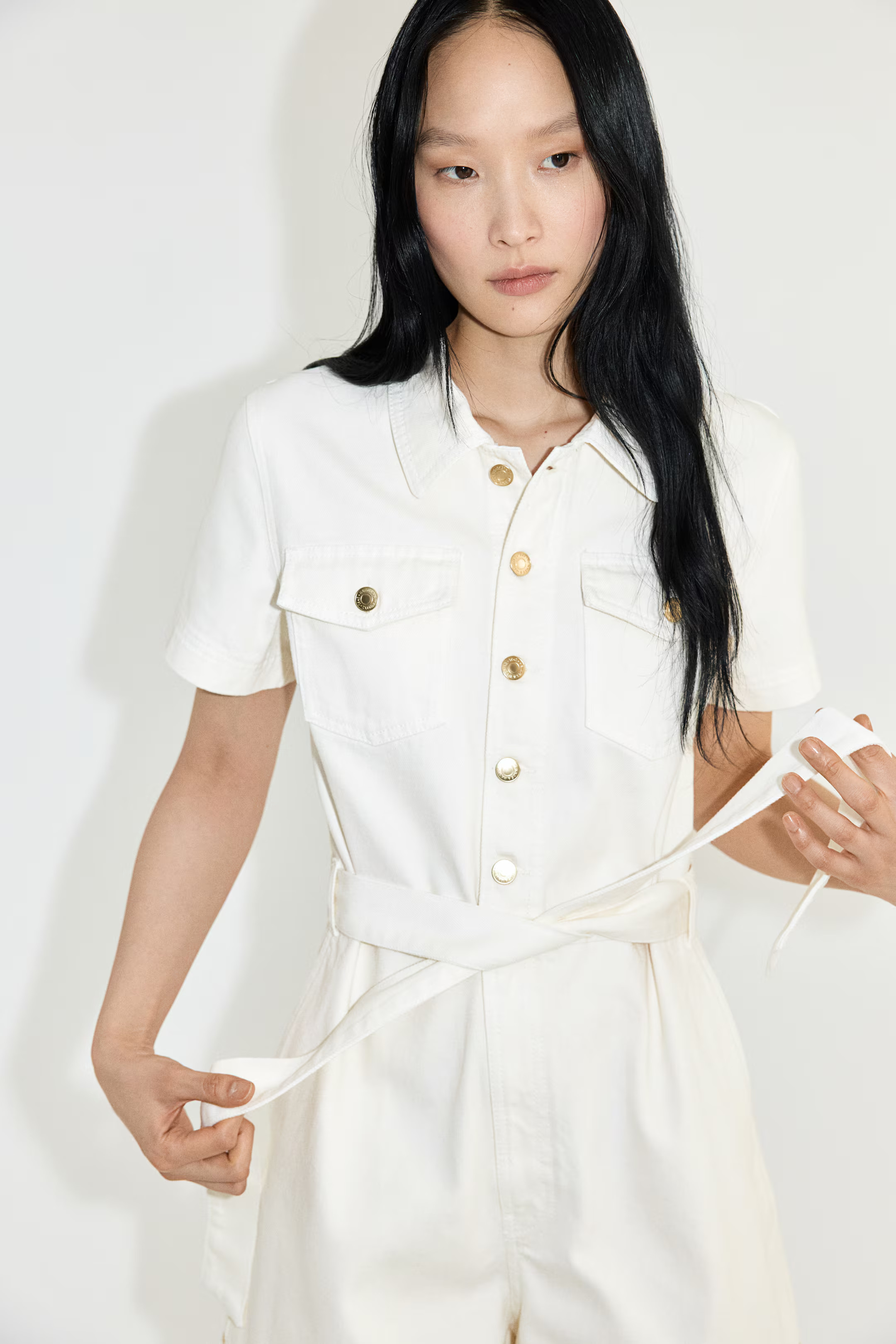 White | H&M (UK, MY, IN, SG, PH, TW, HK)