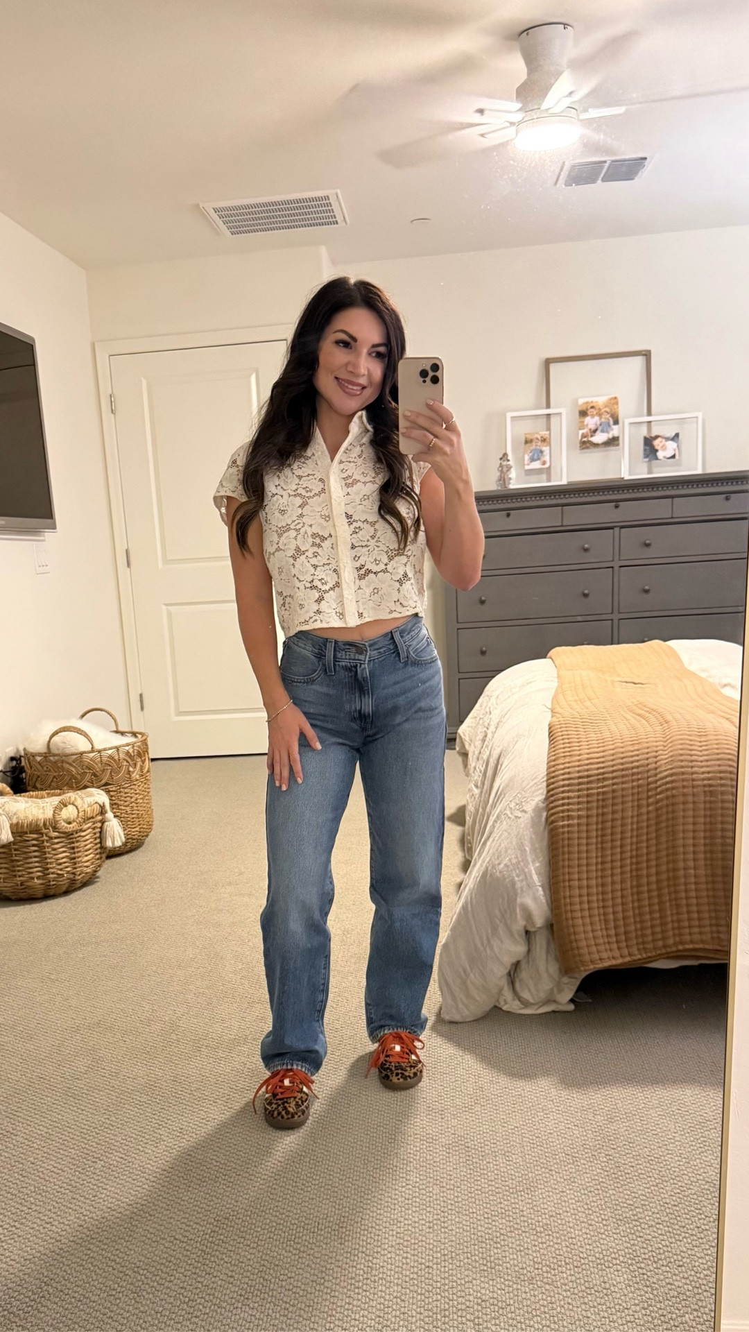 Semi-baggy, fully flattering. Petite girls, we finally won @Levi's 

#BaggyJeans
#WideLegJeans
#PetiteJeans
#DenimLovers
#FlatteringFit
#EverydayDenim
#DenimObsessed