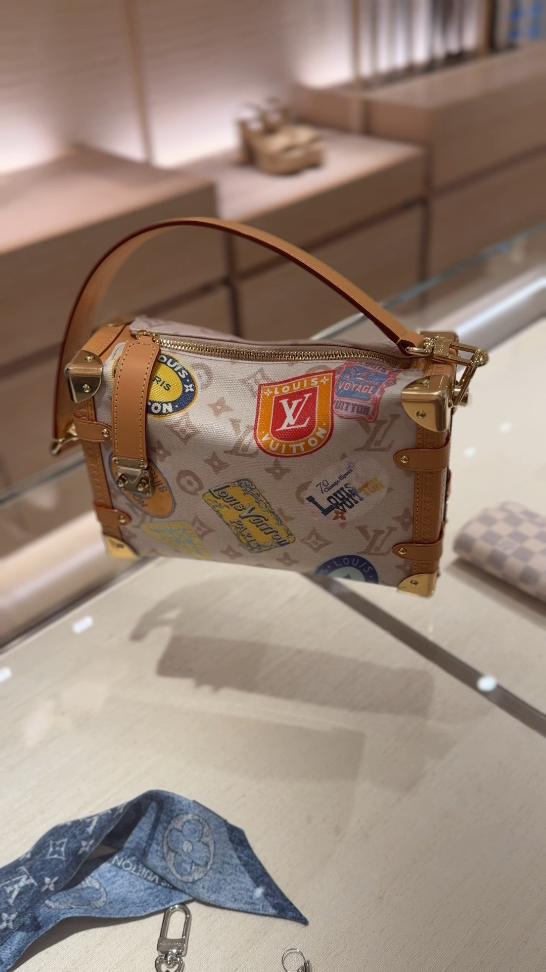 LV Side Trunk MM handbag 


#handbag #travel #summeredit #louisvuitton #LV

#LTKGiftGuide #LTKTravel #LTKSummerEdit