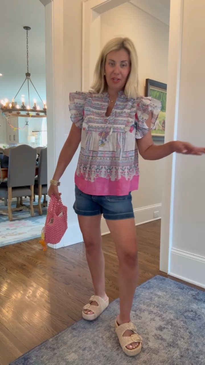 Cuteness overload in the form of a shirt & shorts!! 
Top - small
Shorts - 2
Sandals - 8.5 ( size 1/2 up)
Codes:
Allie + Bess - Catherine20 on my bracelets 

#LTKdayinmylife #LTKootd #LTKmomlife
