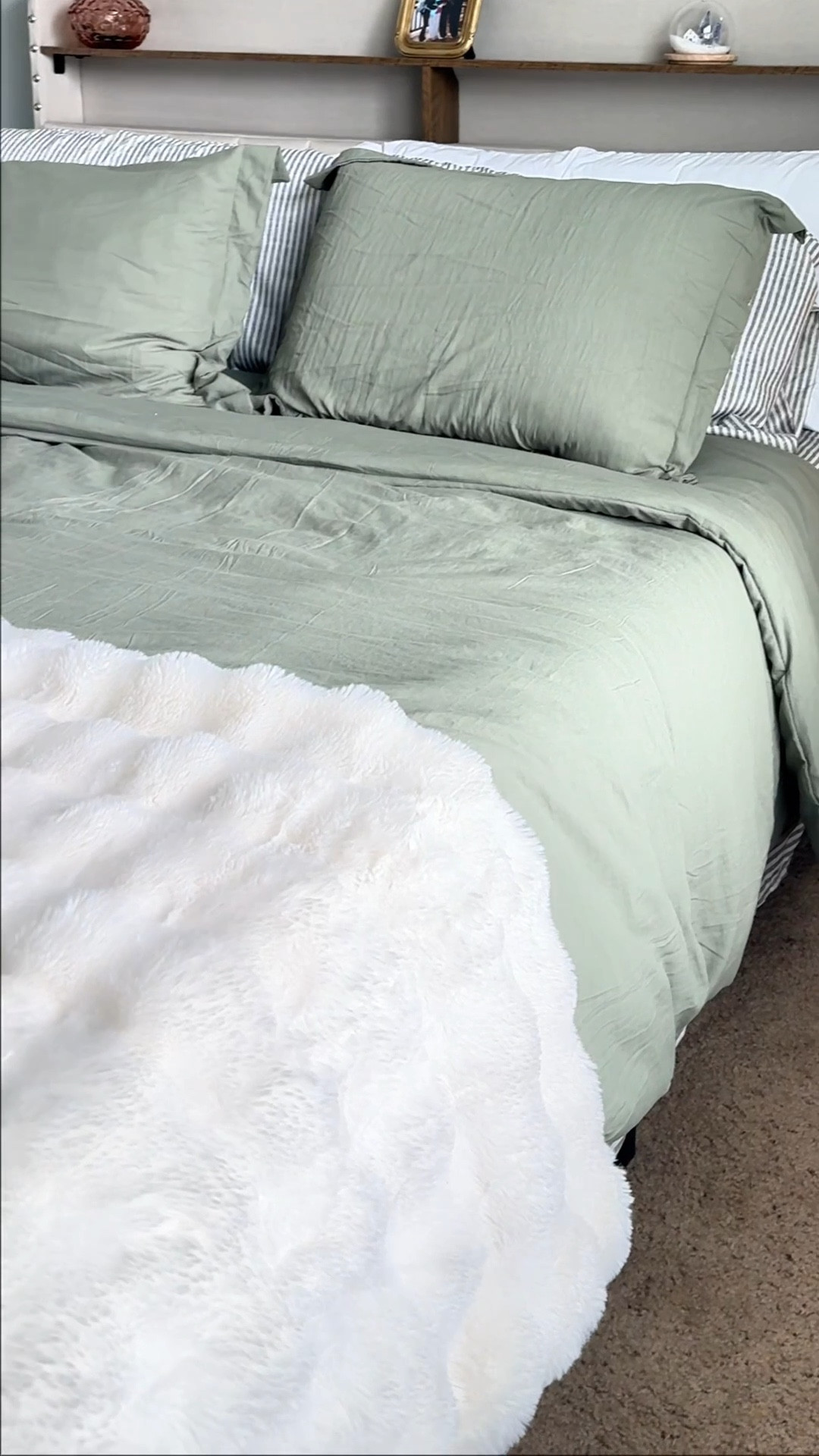 This 7-piece bedding set changed everything — comforter, fitted sheet, flat sheet, pillowcases, and shams that actually match and make the whole bed look styled instantly.

The striped sheets + soft muslin-style comforter give that effortless “Pinterest bedroom” look without overthinking it.

#beddinginspo #pinterestaesthetic #bedroomdecor #homedecorideas #bedroomgoals