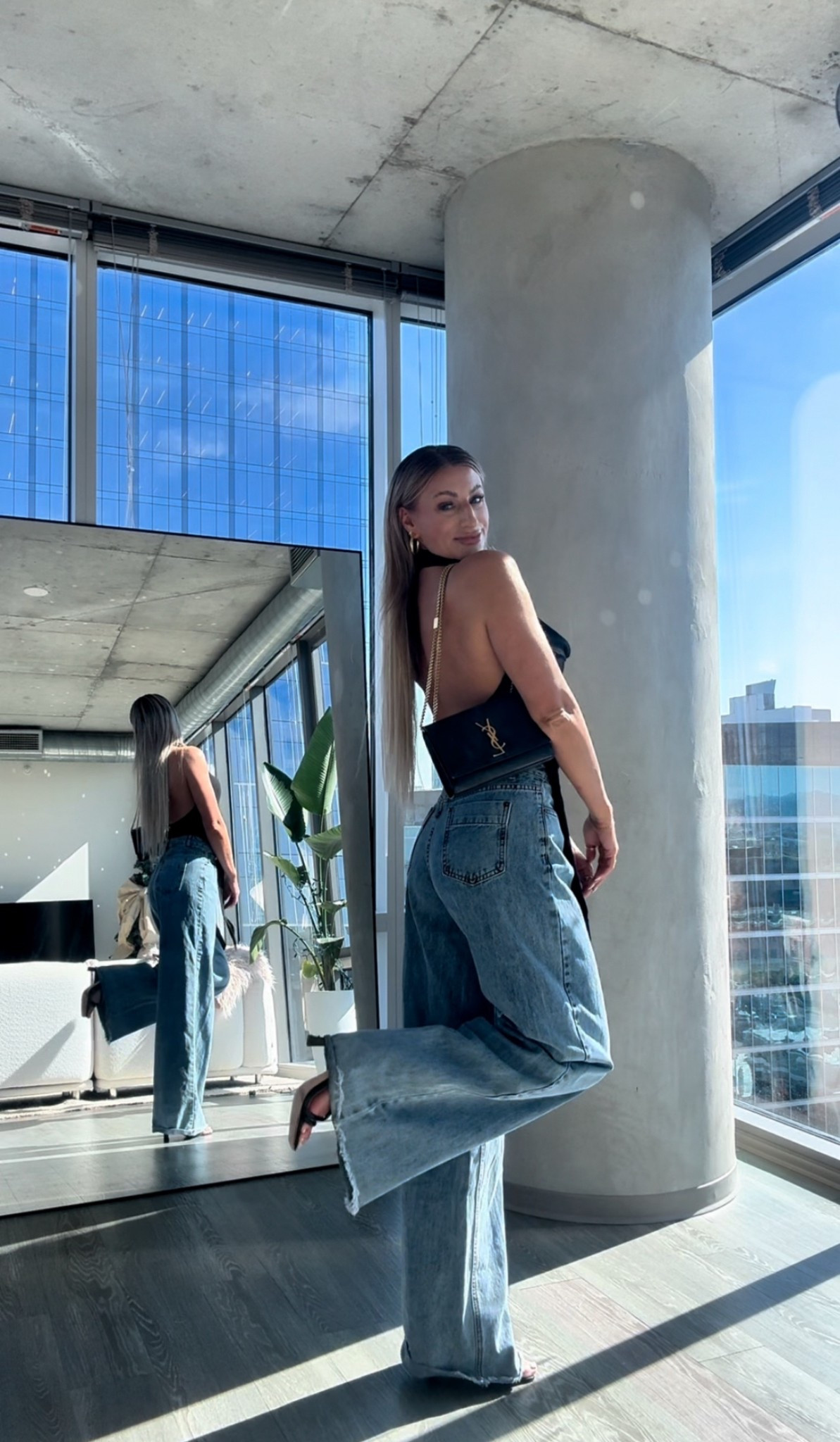 Baggy jeans paired with this cute black top ✨

Amazon fashion, Amazon outfit, wide leg jeans, baggy jeans, date night outfit, girls night outfit

#LTKootd #LTKPetite #LTKFindsUnder50