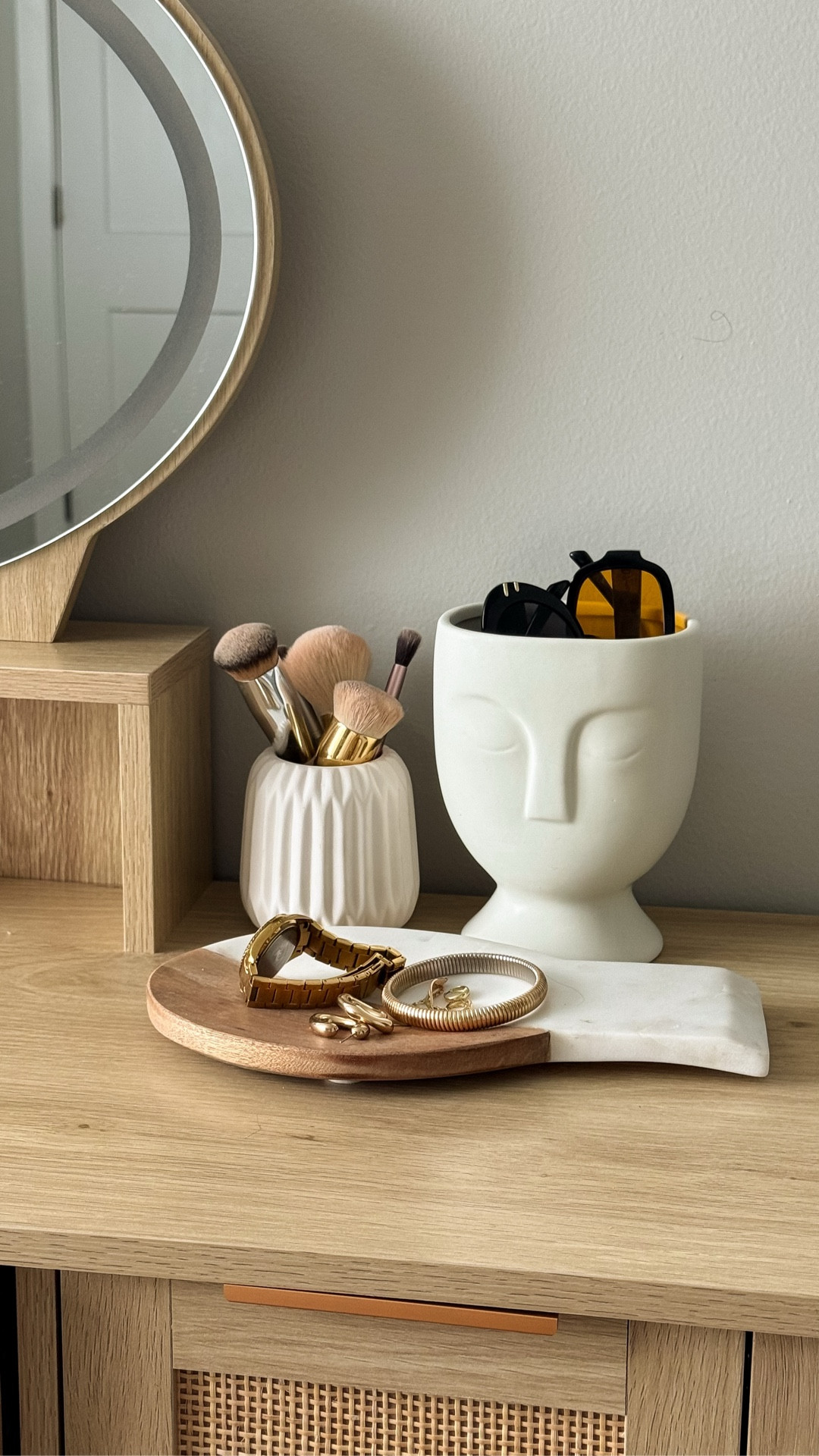 Amo los espacios que se sienten funcionales y con estilo.


#LTKSeasonal #LTKHome #LTKStyleTip