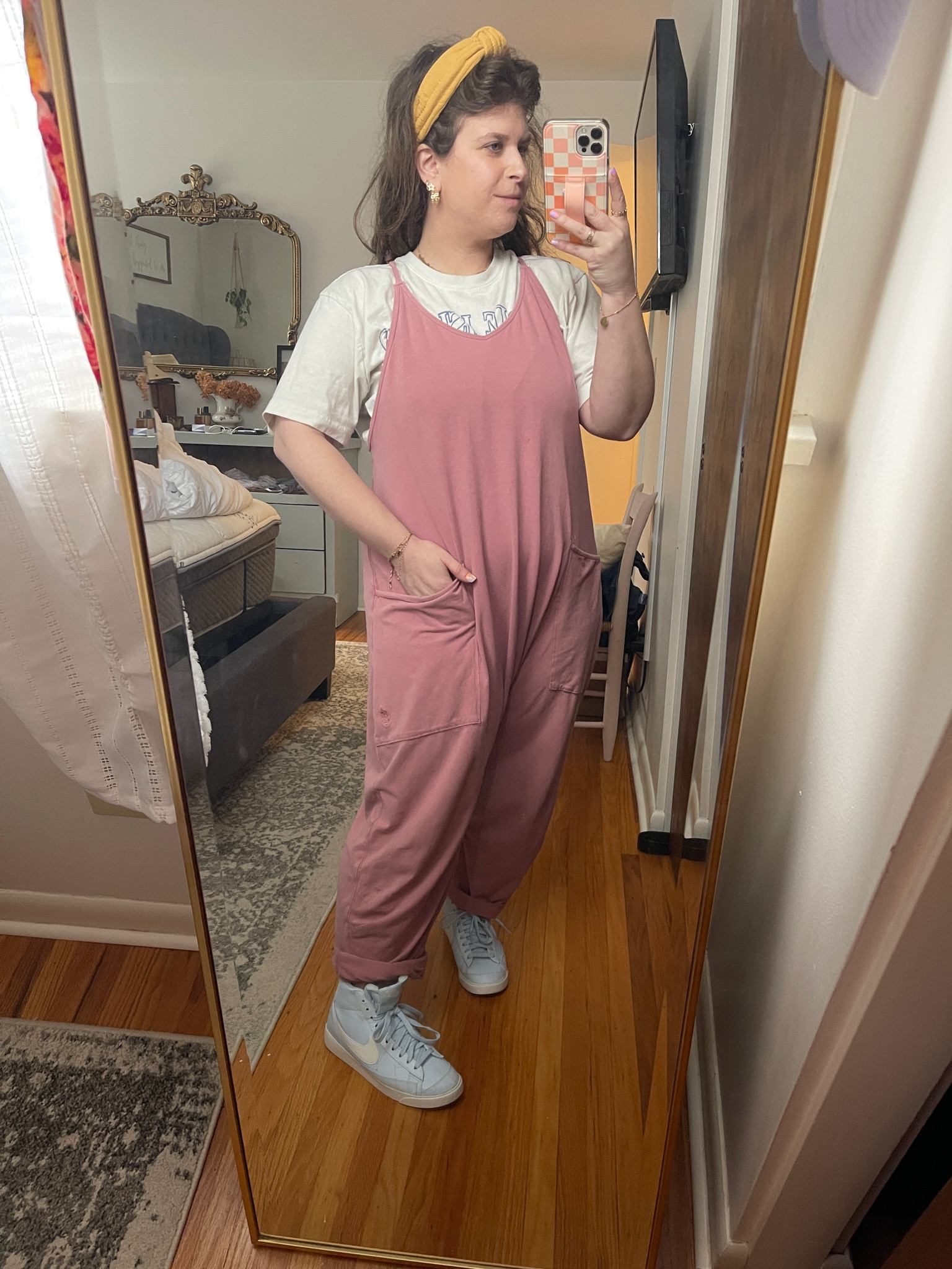 Obsessed with my new Nike blazers!!



#LTKstyletip #LTKshoecrush #LTKfindsunder100