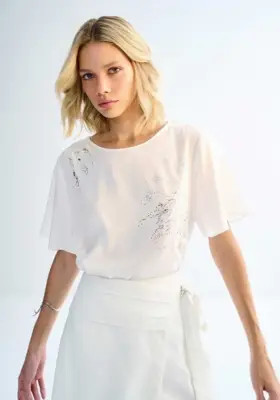 Blusa Presenteável Manga Curta em Viscose com Paetês | Dafiti (BR)