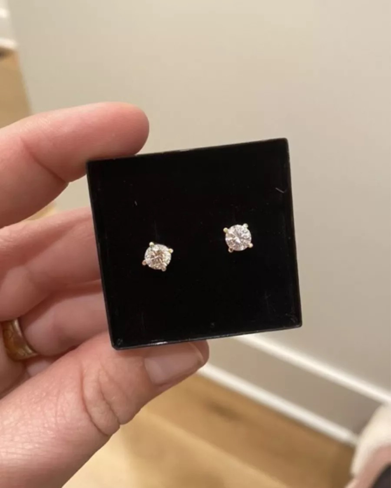 Faux diamond studs that won’t kill your ears.

14k Gold Post 1ctw CZ stone

For more finds head to cristincooper.com 

#LTKstyletip #LTKunder50