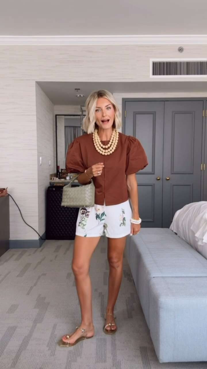 How cute is this brown top with puff sleeves?! I love it paired with these floral shorts! Wearing S!

Loverly Grey, Amazon, floral shorts, summer outfit, vacation outfit, california 

 #LTKSeasonal