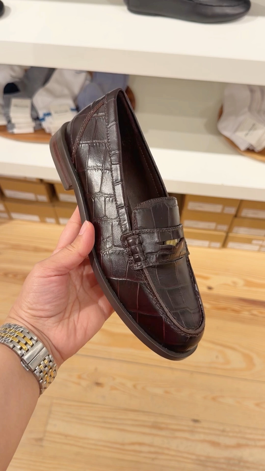 LTK x Madewell Sale! 20% off sitewide with code LTK20. Lots of new arrivals for fall like these rich croc-stamped brown leather  penny loafers! Beautiful shoes for fall outfits and business casual workwear outfits.

#LTKxMadewell #LTKSaleAlert #LTKWorkwear