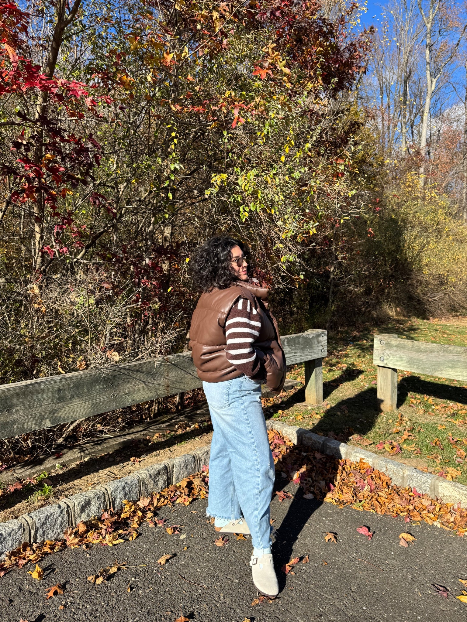 Sunglasses-quay
Vest and jeans- Primark
Sweater- Target
Clogs- Amazon 

#LTKSeasonal #LTKFindsUnder100