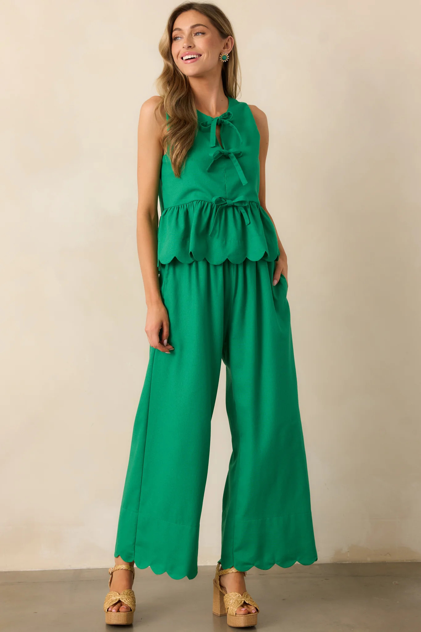 Weekend Getaway Green Scalloped Hem Pants | Red Dress