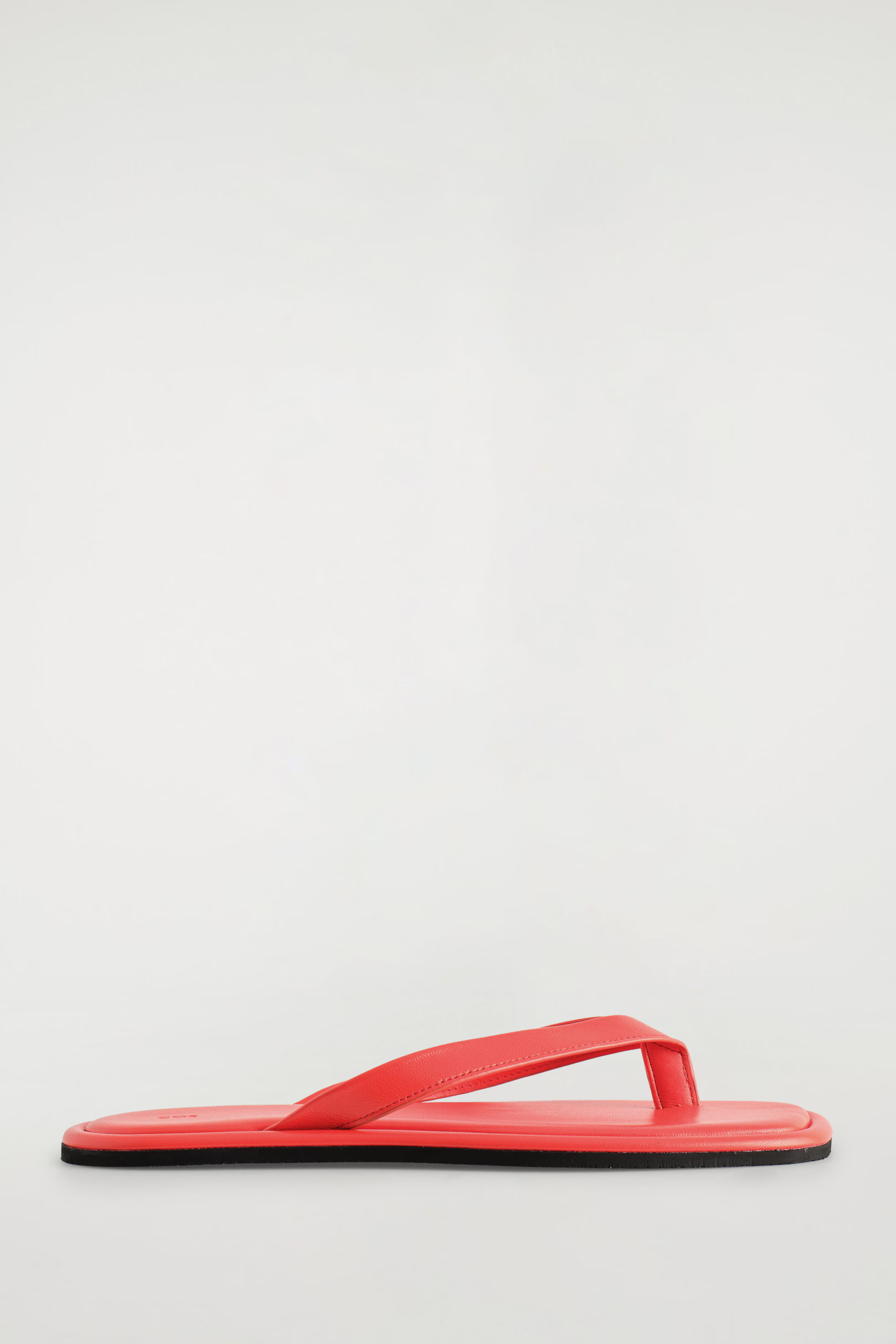 LEATHER FLIP FLOPS - RED | COS | COS UK