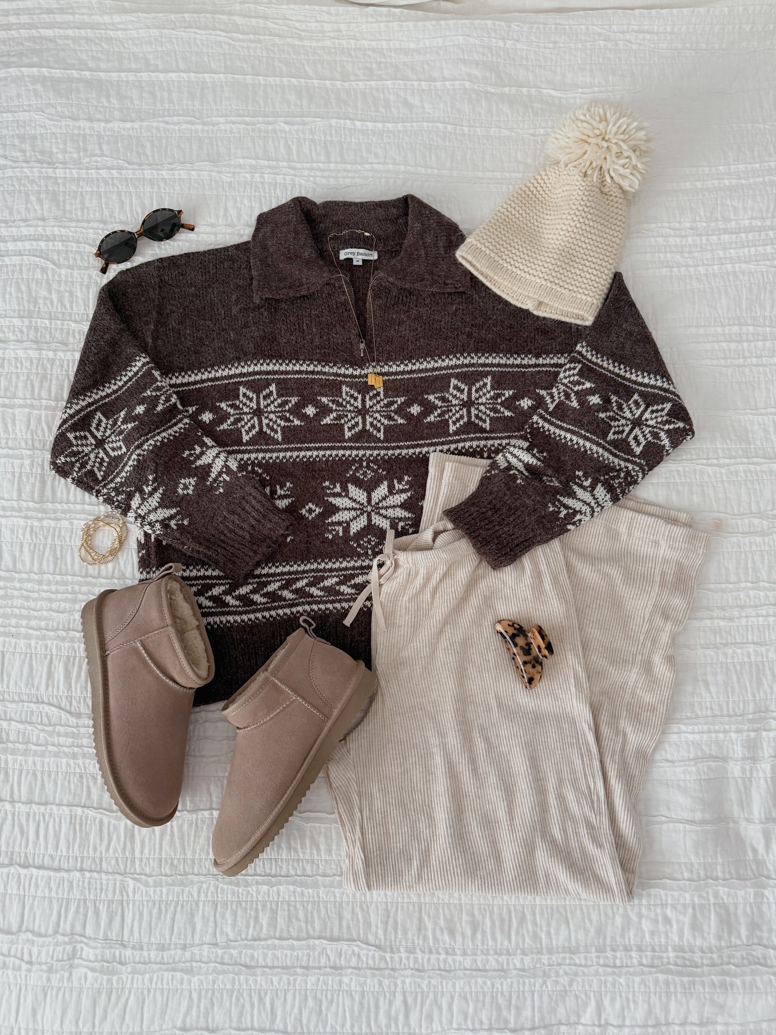 Sweater on sale 50% off! Runs oversized I did my true size medium! 

Winter outfits
Cozy outfits
Pinterest outfits 

#LTKHoliday #LTKSaleAlert #LTKootd