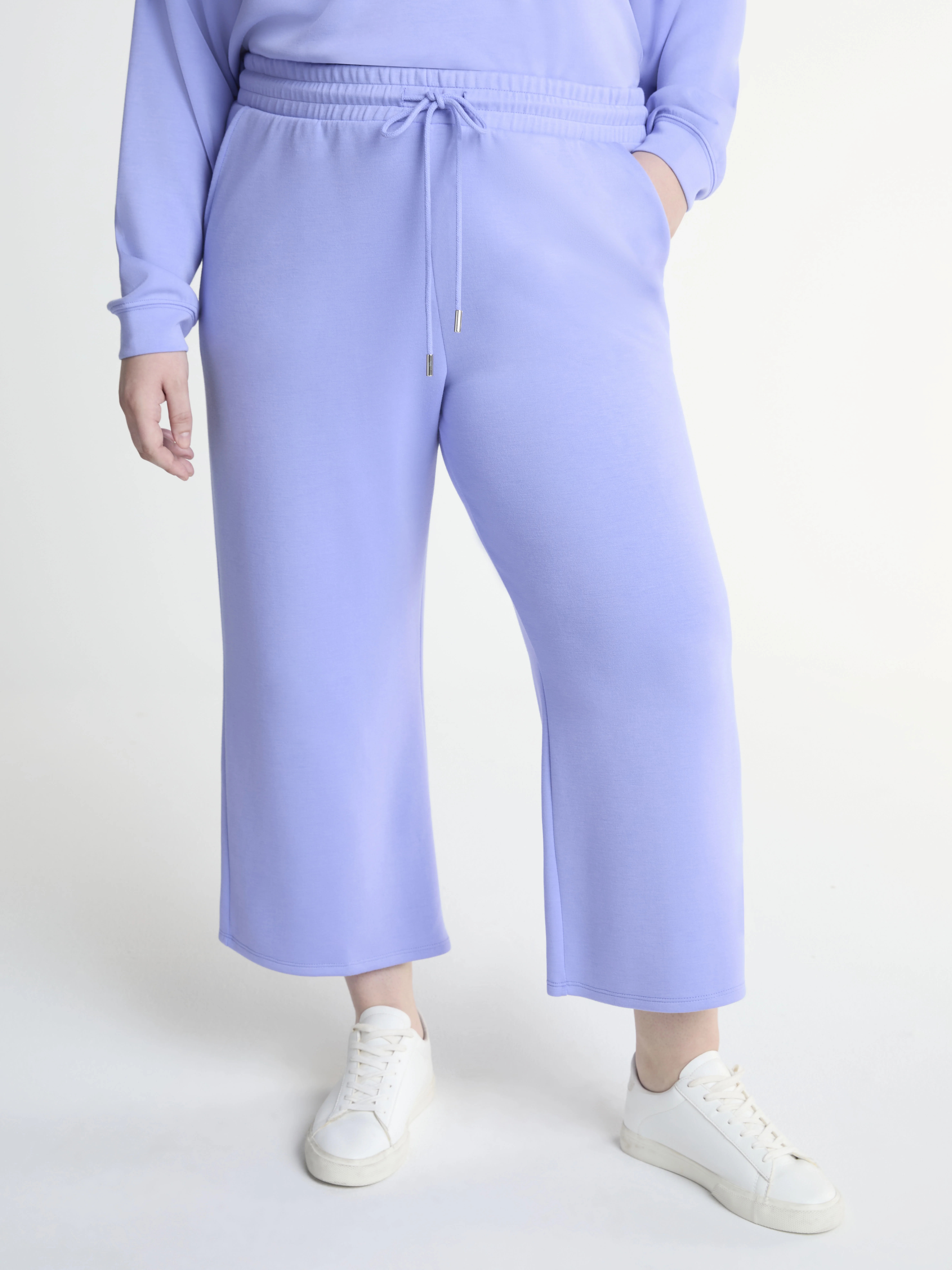 Scoop Women's and Women's Plus Ultimate ScubaKnit Cropped Sweatpants, Sizes XS-4X | Walmart (US)