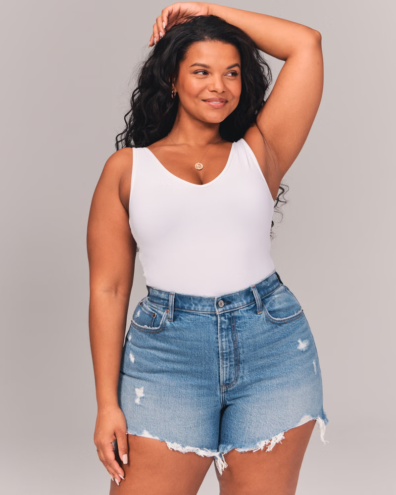 Curve Love High Rise 4 Inch Mom Shorts | Abercrombie & Fitch (US)