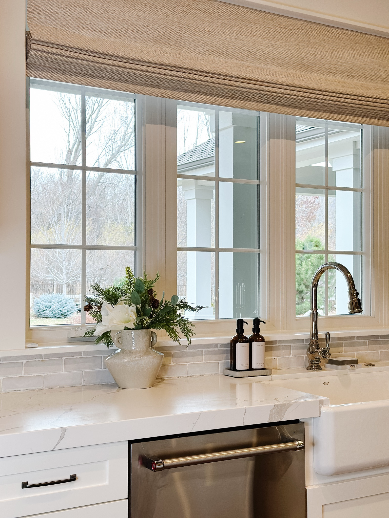 Holiday kitchen
Adding some white amaryllis blooms for a neutral holiday touch.  These also come in red. 

#LTKHoliday #LTKFindsUnder50 #LTKHome