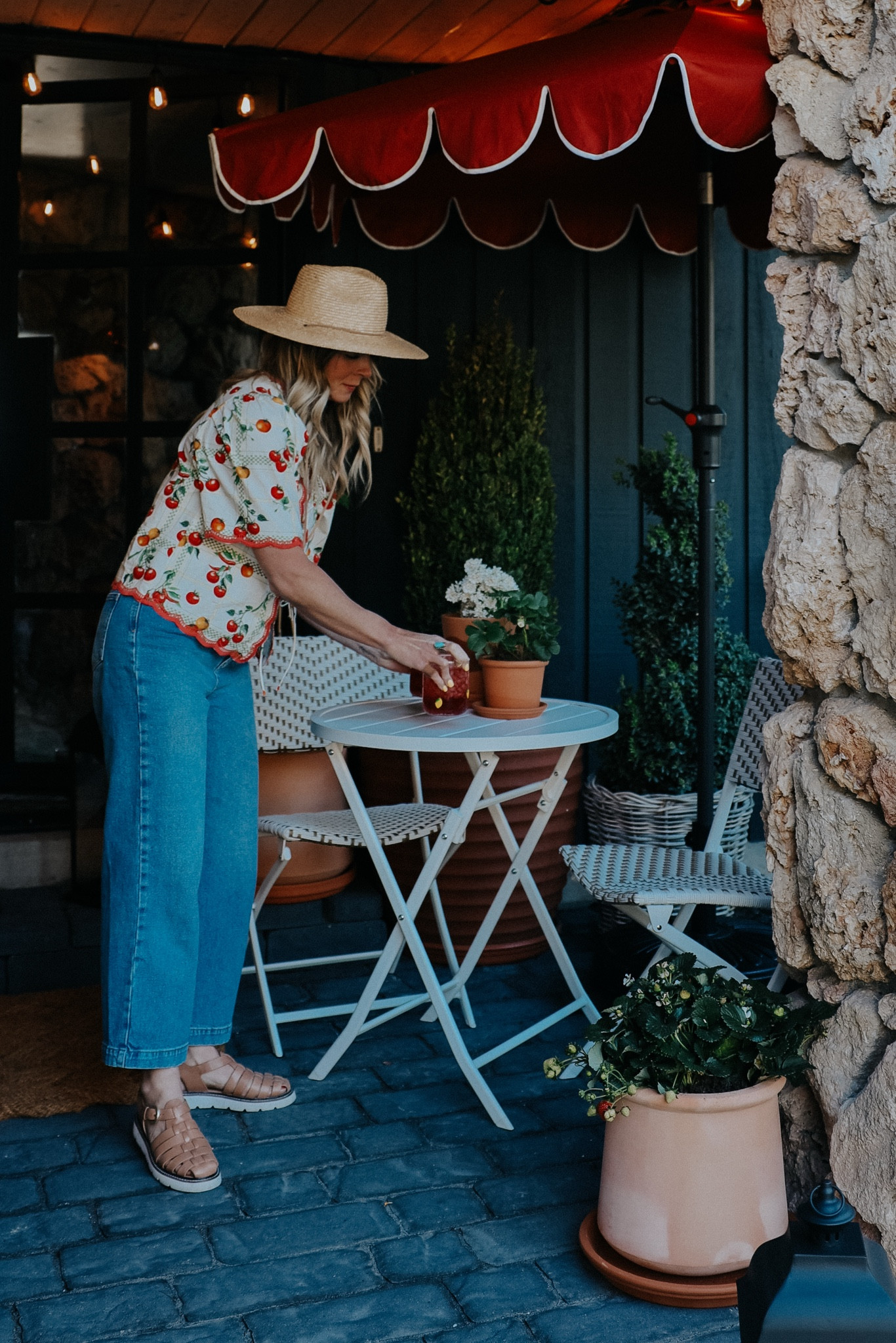 •shoes I’m 8.5 and went up to 39
•pants size up! I’m a 4 & got these in 6
•top sized up to medium 