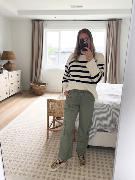 Casual mom-fit, affordable fashion finds, black and white striped sweater, cargo pants, old navy, gap, home by Julianne, outfit, stylebyjuljanne 

#LTKMidsize #LTKStyleTip #LTKSeasonal