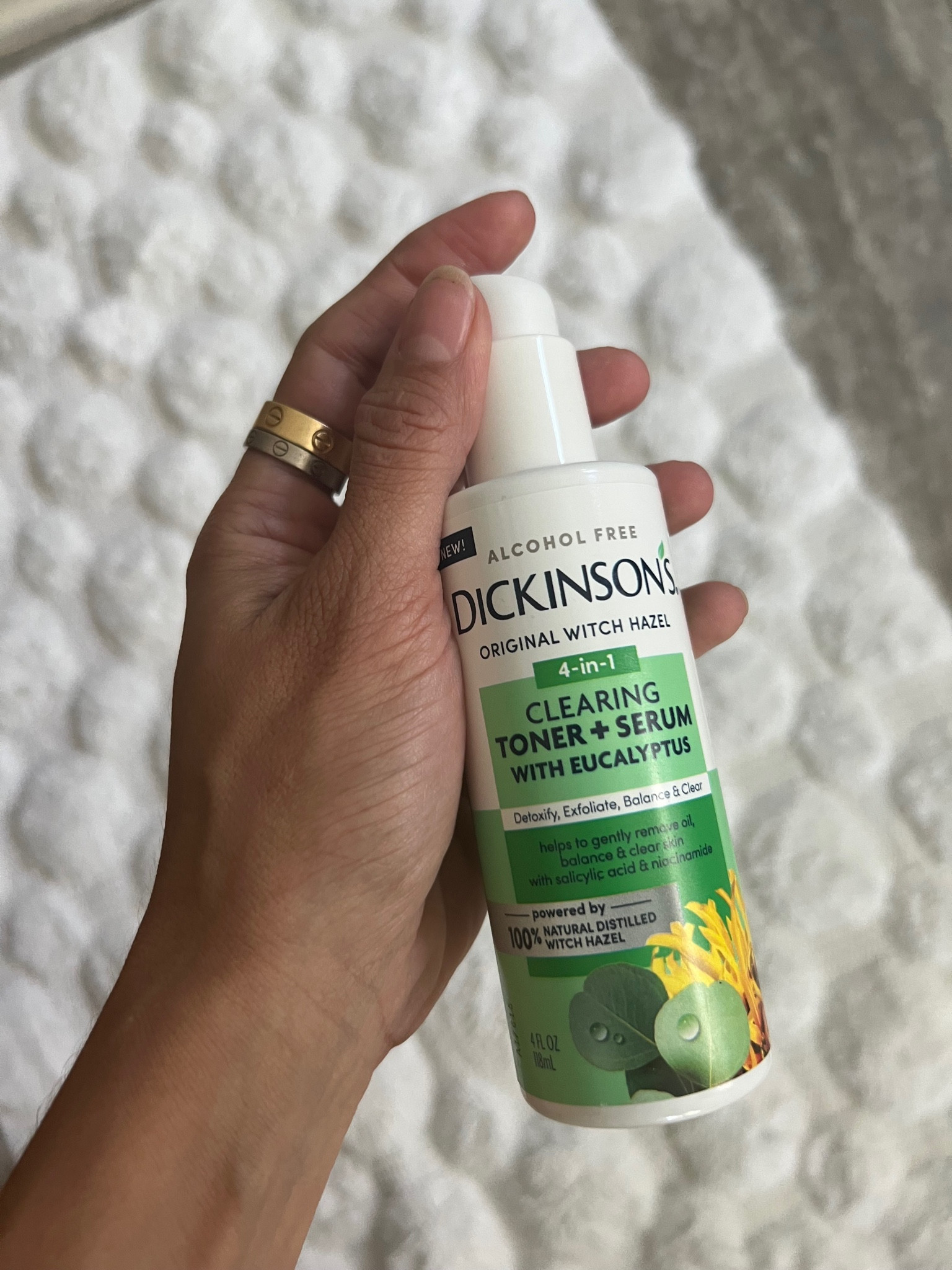 Dickinson’s 4-in-1 clearing toner + serum with eucalyptus 

#LTKunder50 

#LTKbeauty