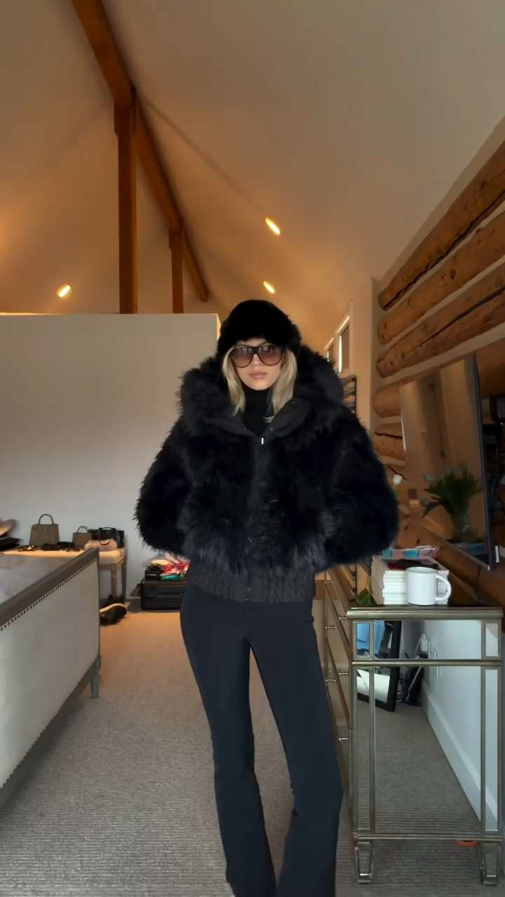Fuzzy wuzzy was a bear 🖤 

 #LTKootd