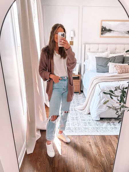 Casual spring outfit idea 

Wearing tts in all 
Jeans 27/long
Sneakers if between size up a half



#LTKFind #LTKSeasonal #LTKstyletip
