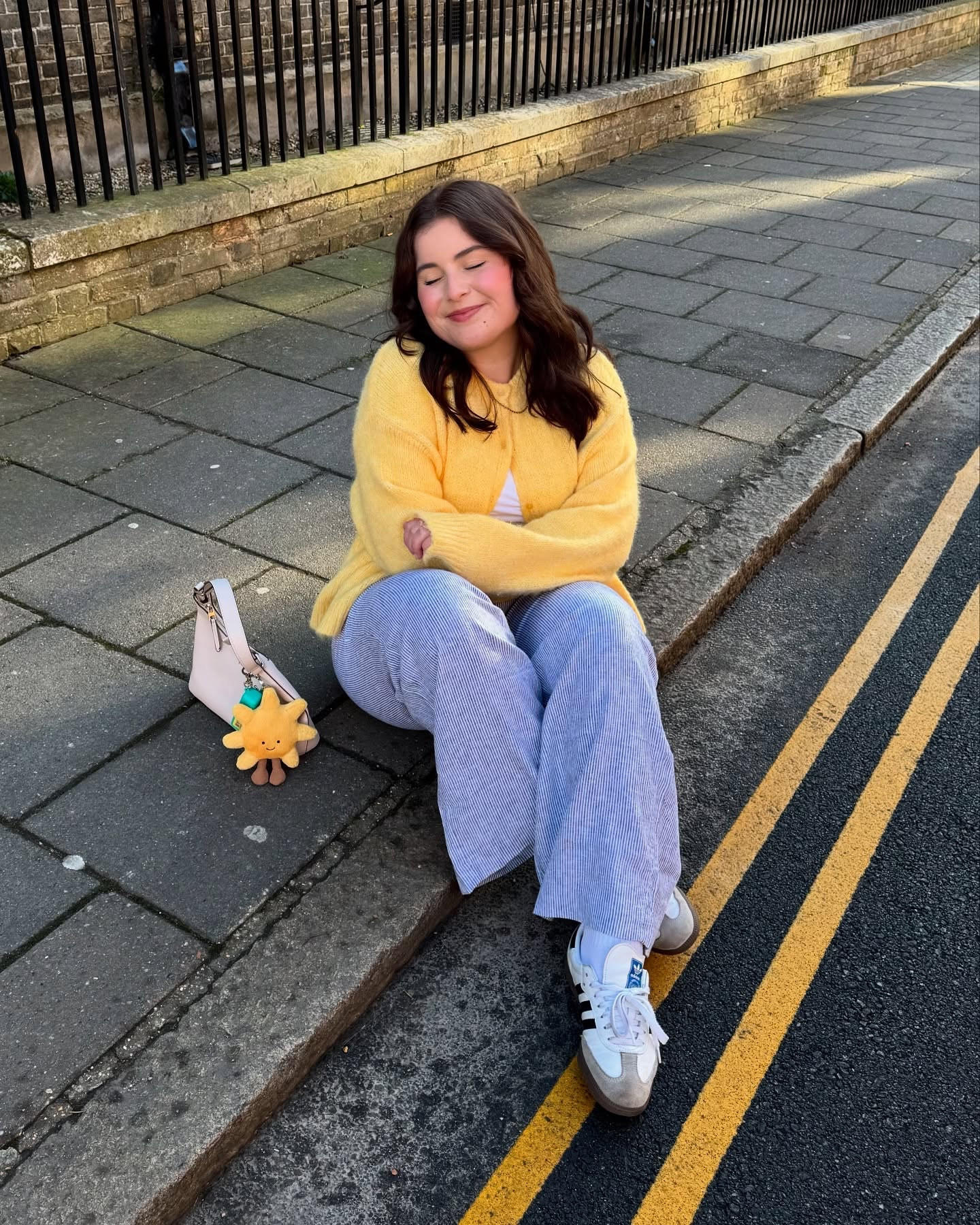 it’s February so it’s basically spring now, right? 🌼🐣✨
SO flipping ready for spring outfits 🤭

#casualstyle #casualoutfit #springoutfit #springstyle #midsizefashion #midsizestyle #midsizegals #hollisterco #urbanoutfitters