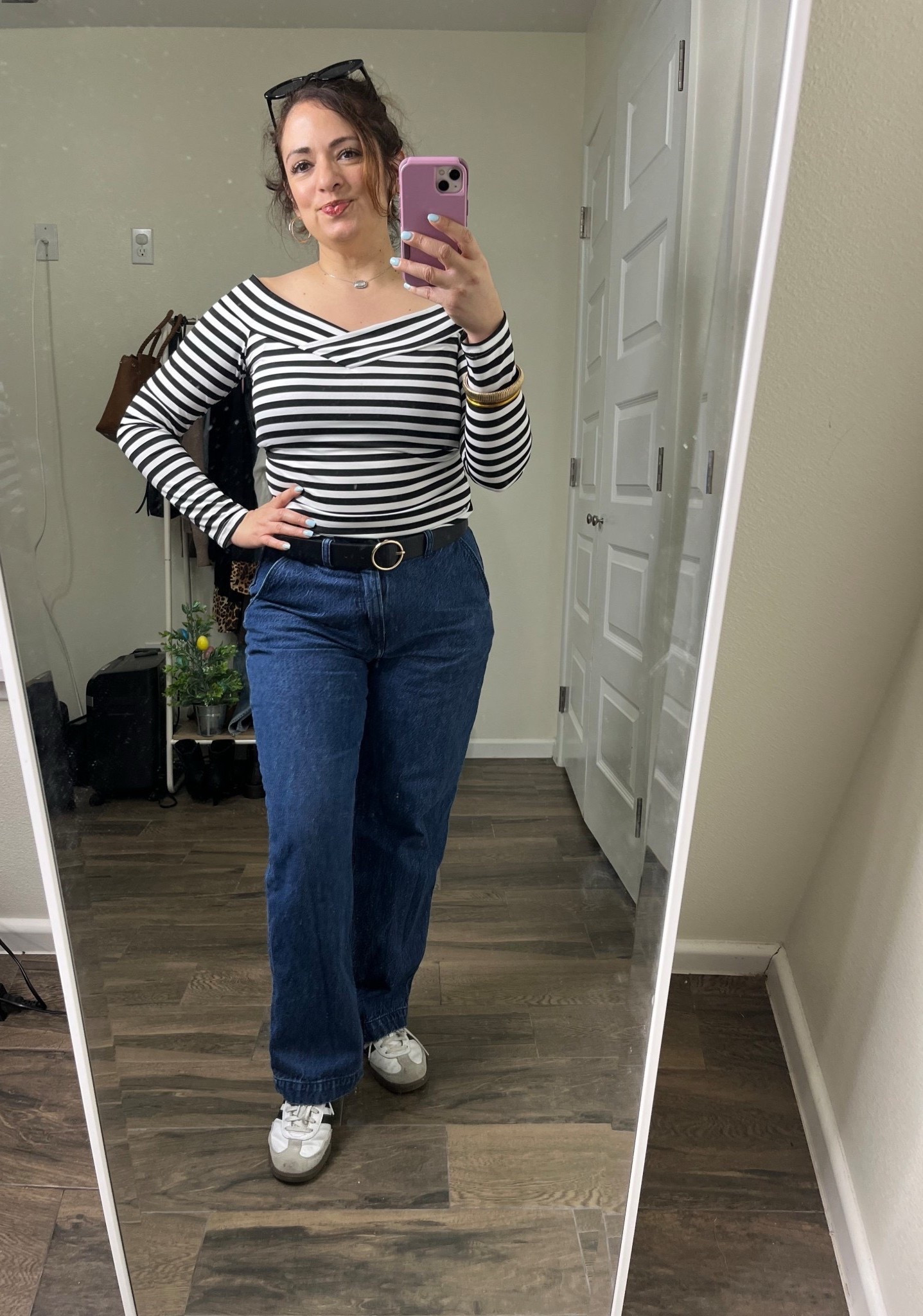 Outfit I wore 

Off shoulder top size medium /90s loose jeans size 29//sambas size 7


#LTKPetite