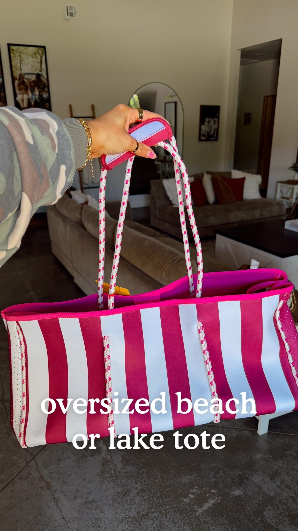 Also comes in a blue color scheme! This will fit so many towels and beach/pool essentials! Pockets inside and a magnetized button to keep closed! 💼 #Targetfinds #LTKbag

#LTKTravel #LTKSwim #LTKKids