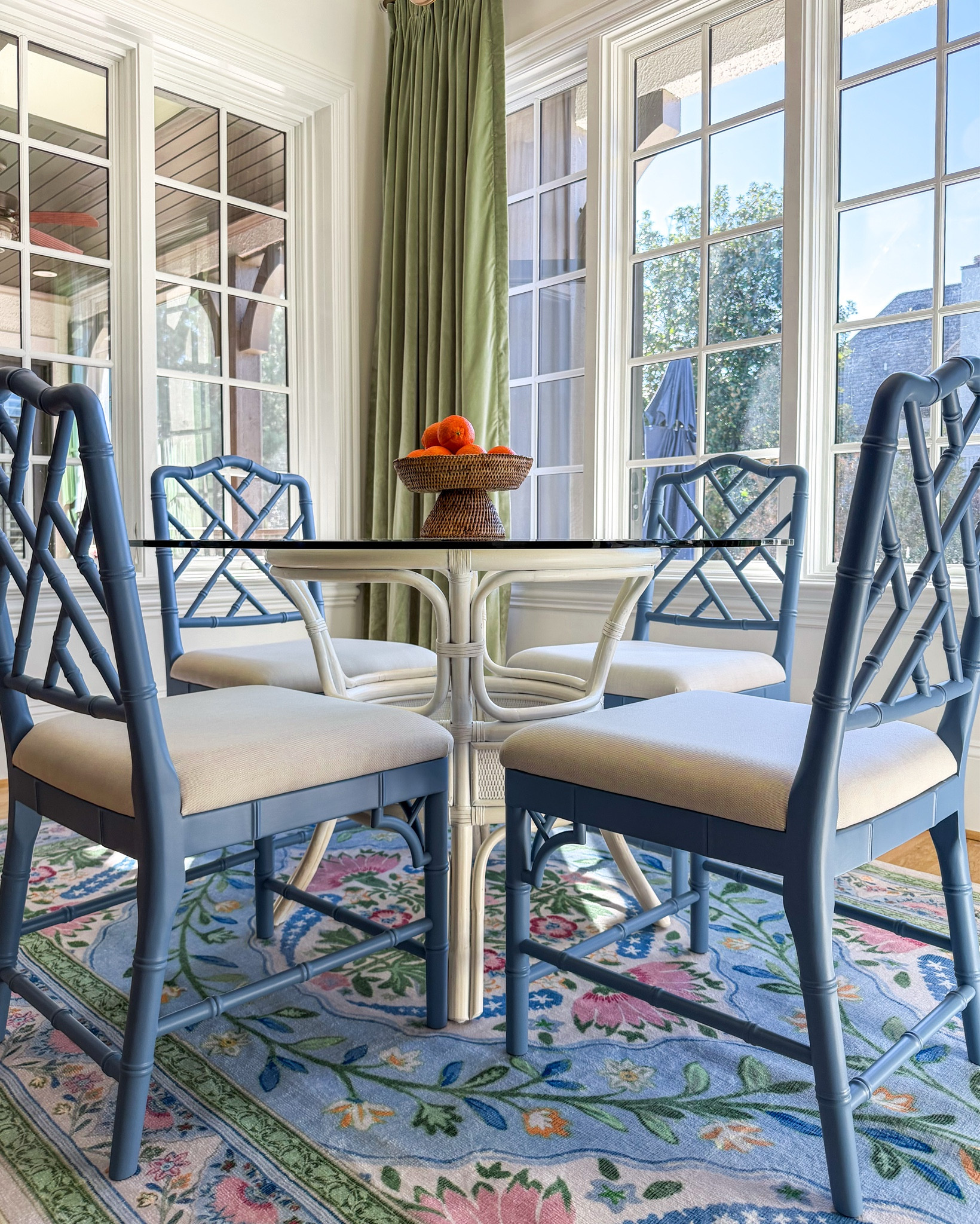 How gorgeous did this southern and charming dining room come together?? It’s light, airy, and still balances color beautifully. 🩵

#diningroominspo #diningroomideas #homeinspo #interiordesign

#LTKHome
