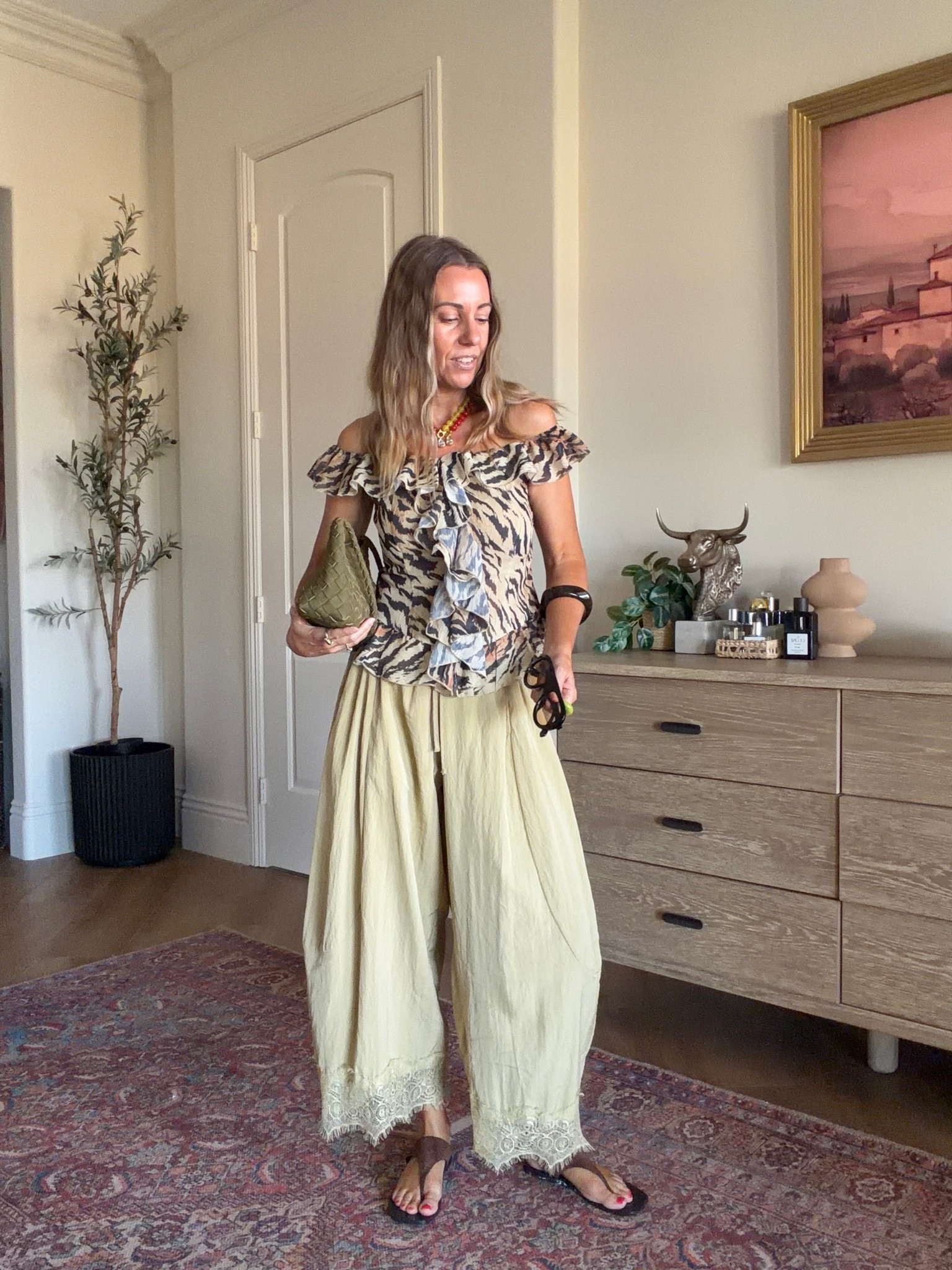 Amazon outfit on deal!! 

Top is an XS
Pants are an XS