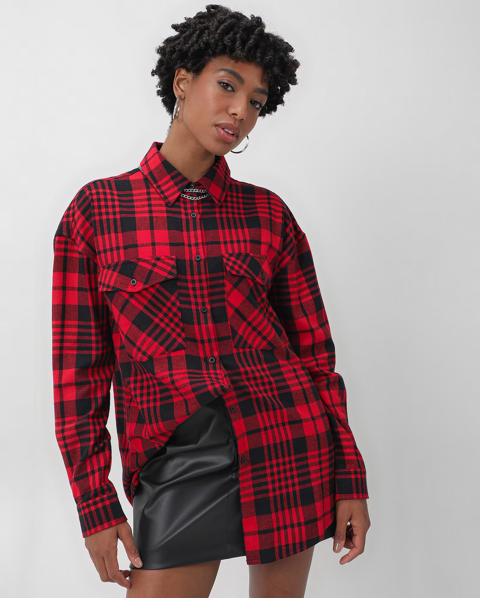 Camisa feminina xadrez flanelada alongada - Vermelho Vivo |  Pool by Riachuelo | Riachuelo (BR)