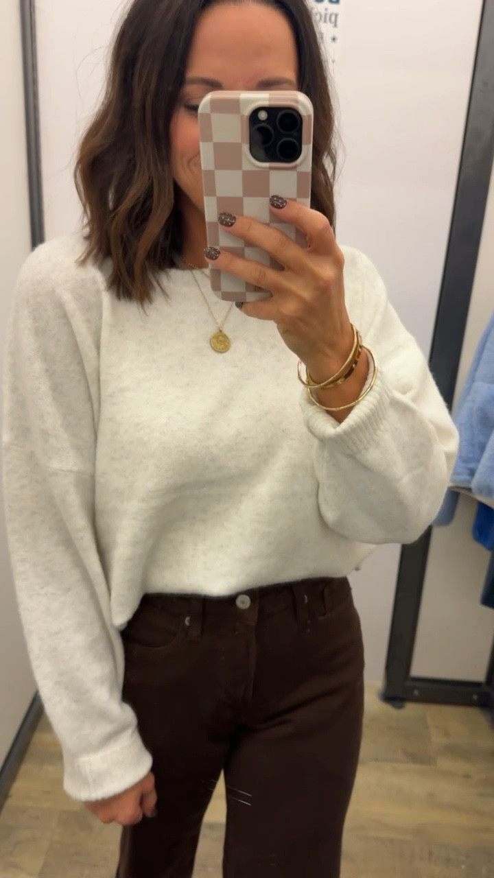 The coziest wool blend crewneck sweater on sale for a limited time!
Y’all you’ll love how soft and cozy it is, it doesn’t itch, runs TTS and comes in different colors.

Women’s sweater, sweater tunic, casual look, cozy style, fall fashion, Old Navy, VintagePickin

#LTKStyleTip #LTKSaleAlert #LTKFindsUnder50