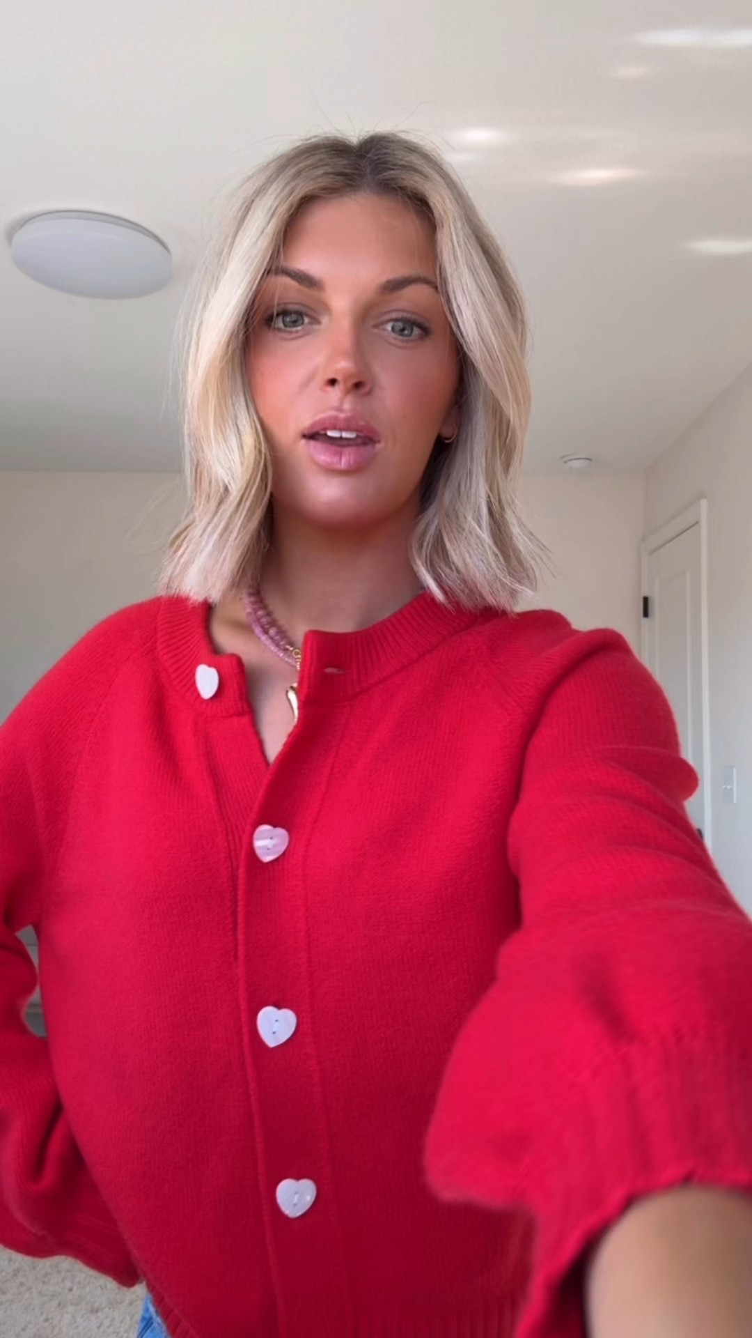 The cutest cardigan!! Comment SHOP and I’ll send you the link 💕❤️

#LTKmomlife #LTKFindsUnder50 #LTKootd