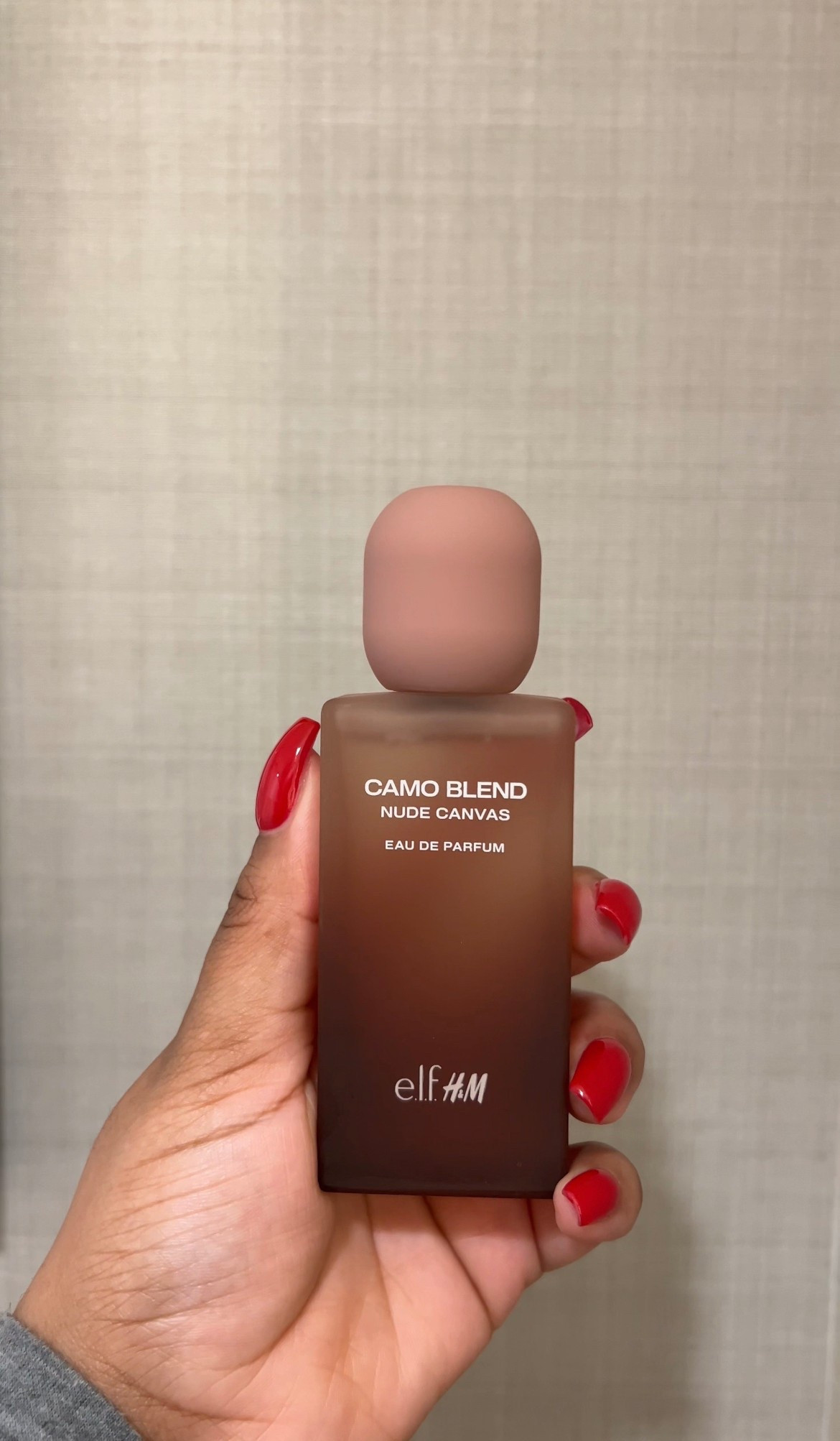H&M + Elf limited edition camo blend nude eau de parfum.

It's not sweet or overpowering, just the perfect balance of creamy and woodsy, with notes of vanilla, musk, and palo santo.

& yes, it's limited edition - grab yours now before it's gone.

#LTKBeauty