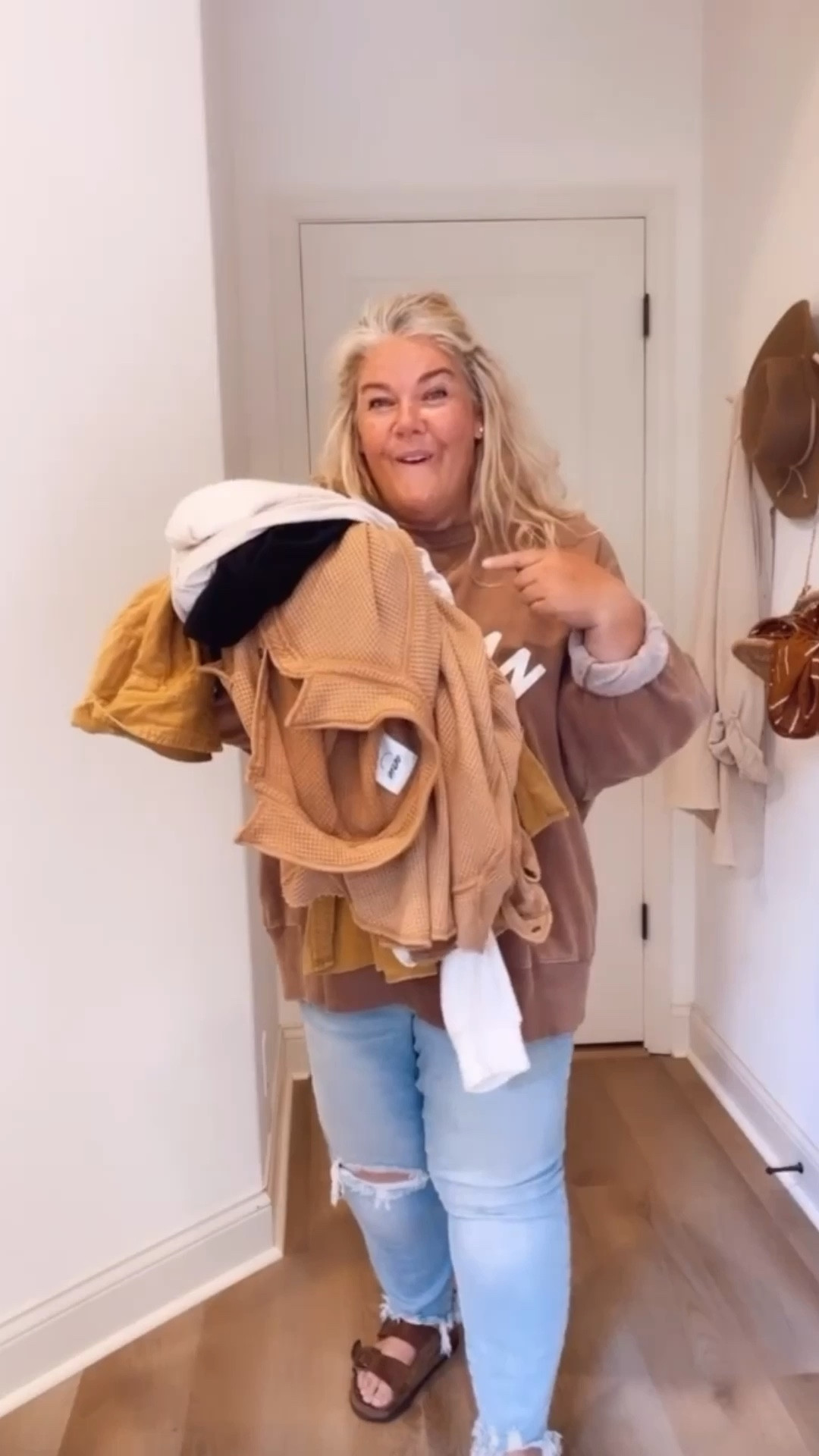 American Eagle/Aerie Fall clothes haul!!!
#fallfashion#midsizestyle#falltops#midlifewoman#fallfashion

#LTKunder100 #LTKcurves #LTKSeasonal