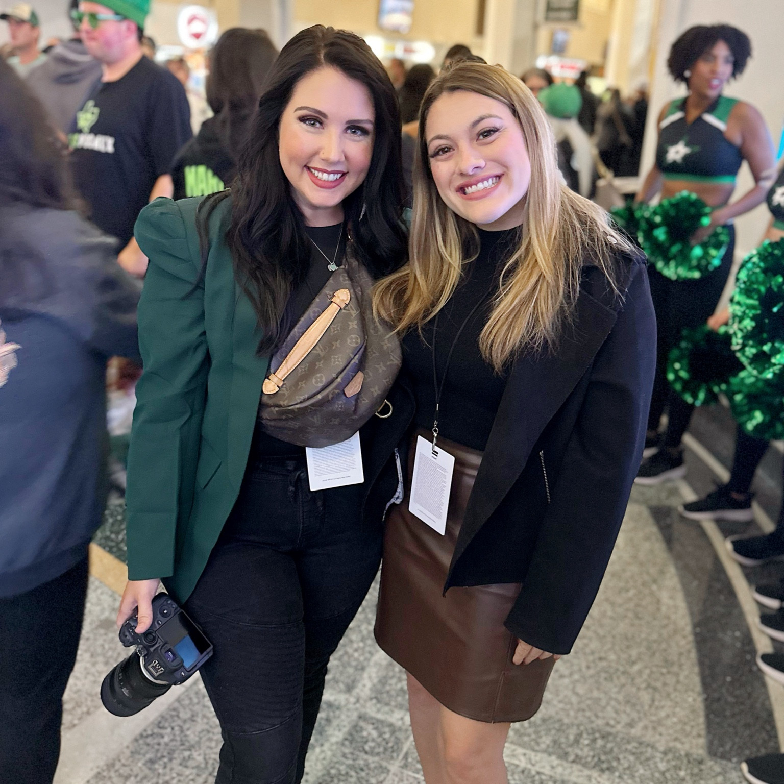 My go to look for game days💚🏒

#LTKmidsize #LTKsalealert #LTKSeasonal