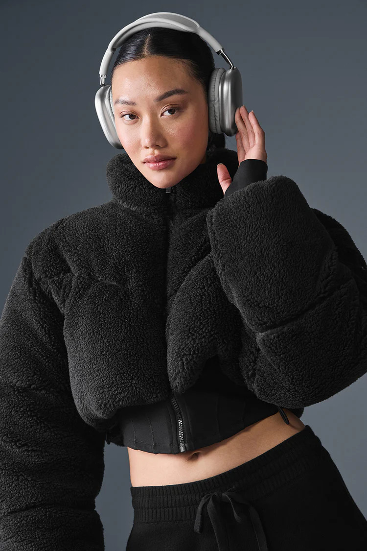 Sherpa Main Act Corset Puffer - Black | Alo Yoga